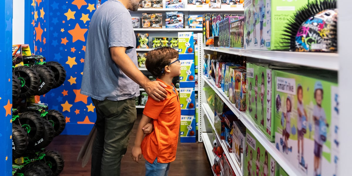 Toys ‘R’ Us opens new flagship stores and seasonal shops. Here’s where you can find them
