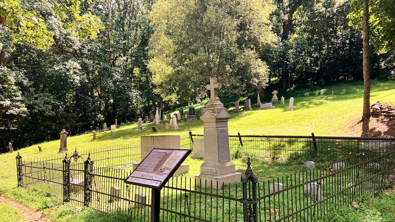 Arnold Old Hill Cemetery | Lewis County