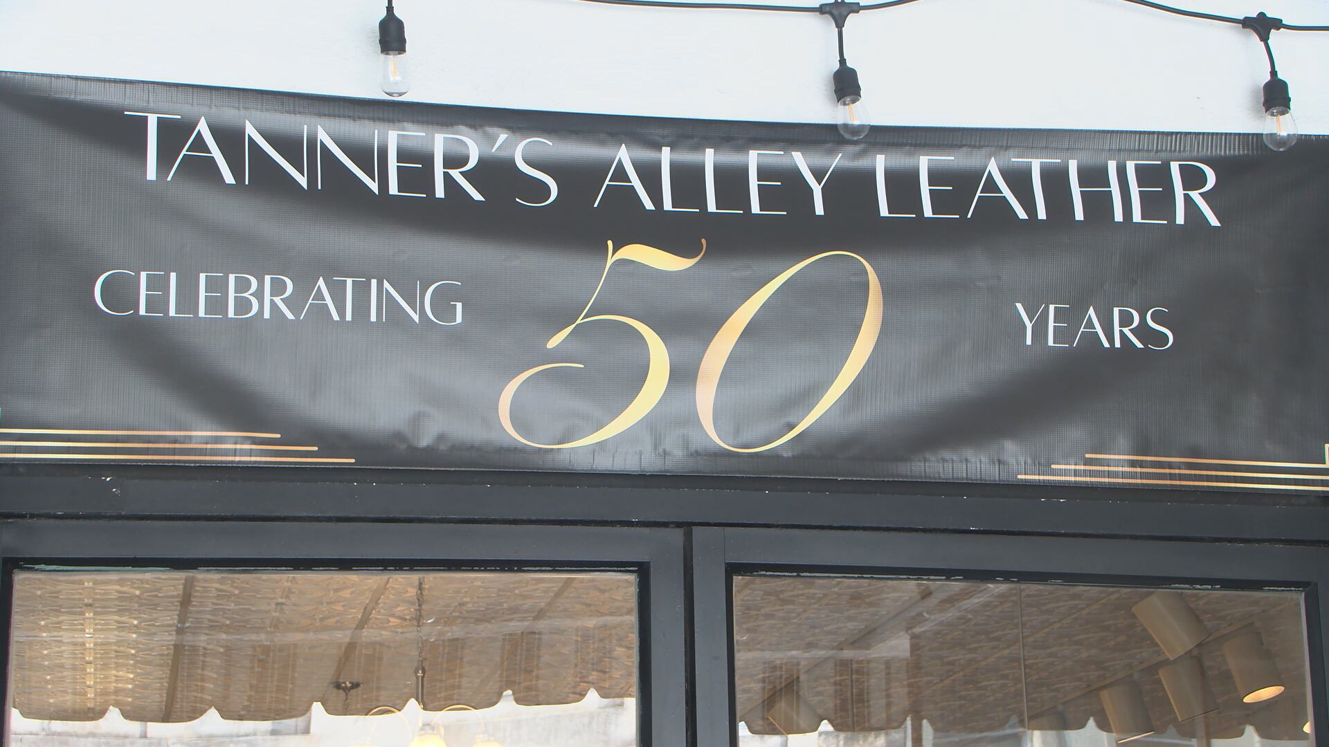 Студия по коже Tanner's Alley отметила 50-летие в Моргантауне