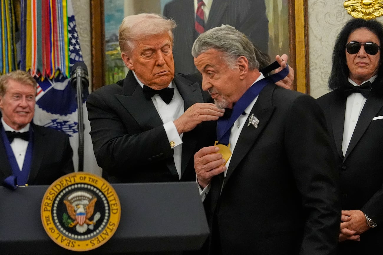 Trump awards medals to the Kennedy Center honorees in an Oval Office ...