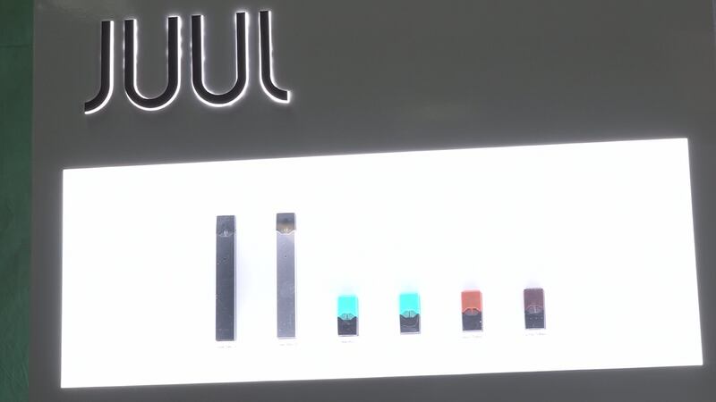 FDA temporarily suspends order banning Juul cigarettes FDA temporarily suspends order banning Juul cigarettes